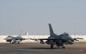 وصول مقاتلات أمريكية الى قاعدة الظفرة في ابو ظبي
