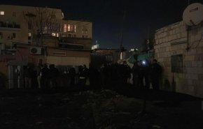 عشرات المستوطنين يعتدون على أهالي حي الشيخ جراح