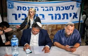 بن غفير يمعن في استفزاز الفلسطينين ويفتتح مكتبه في حي الشيخ جراح