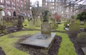 بالفيديو.. قصة مقبرة الساحرات المروعة في اسكتلندا