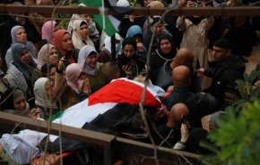 تشییع پیکر شهید ابوصلاح در جنین؛ فلسطینی‌ها شعار حمایت از مقاومت سر دادند