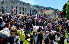 هجوم معترضان نیوزیلندی به پارلمان/ معترضان به واکسن کووید، اولتیماتوم پلیس را زیر پا گذاشتند