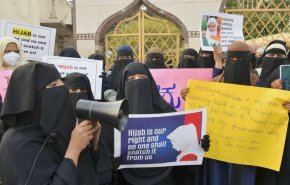 شاهد.. المستجد في الصراع من أجل الحجاب في الهند