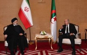 الرئيس الجزائري يلتقي 