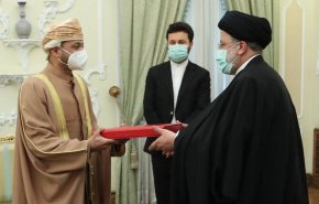 شاهد.. وزير خارجية عمان وزيارة غير معلنة لإيران