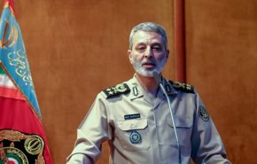 قائد الجيش الايراني: مصير ايران بيدها