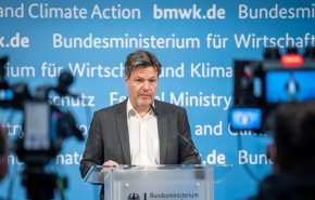 وزير ألماني يعارض فرض حظر على واردات الطاقة من روسيا