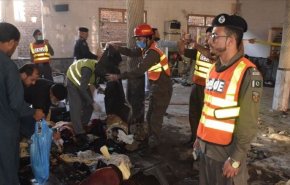 شهداء وجرحى في انفجار مسجد بمدينة بيشاور الباكستانية + فيديو