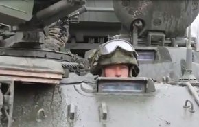 بالفيديو..تحرك رتل عسكري روسي بالقرب من كييف