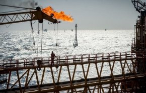 تحلیلگران: بهای نفت به دلیل تاخیر در مذاکرات ایران افزایش بیشتری خواهد داشت