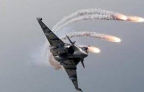 طيران العدوان يشن 25 غارة جوية على محافظات يمنية