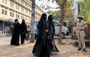 تندروهای هندو پس از حکم دادگاه به دنبال ممنوعیت گسترده تر حجاب در کلاس‌ها هستند