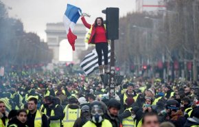 فرنسا.. الآلاف يتظاهرون في مدن عدة احتجاجا على العنصرية وعنف الشرطة

