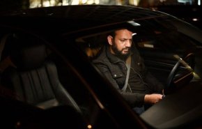 آخر وزير مالية في الحكومة الأفغانية المنهارة يعمل سائق تاكسي في واشنطن