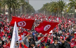 شاهد.. تظاهرة معارضة للرئيس التونسي في عيد الاستقلال