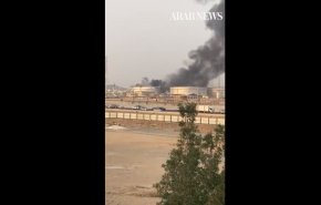 واکنش ائتلاف متجاوز سعودی پس از حمله نیروهای یمنی به پالایشگاه جده/ اختلال در فعالیت فرودگاه جده + فیلم