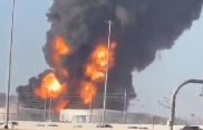 ویدیو/ حملات پهپادی و موشکی یمن به عمق عربستان سعودی/ آرامکو در محاصره شعله های آتش/ توقف پروازها به سمت فرودگاههای ریاض، ابها و جده 