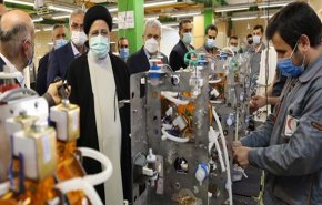 الرئيس الايراني يرعى ازاحة الستار عن 5 ادوية انتجتها شركات معرفية