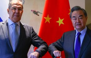 لافروف: مهتمون بتطوير العلاقات مع الصين