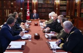 شرایط حساس تونس؛ از برگزاری جلسه مجازی پارلمان تا انحلال مجلس از سوی قیس سعید