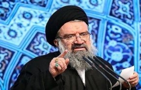 خطيب جمعة طهران: إيران لا تمزح مع أحد فيما يتعلق بوحدة أراضيها