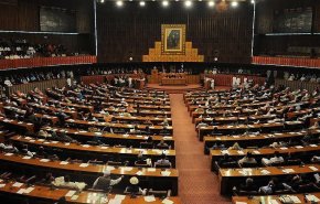 جلسه سلب رأی اعتماد از نخست وزیر پاکستان به تعویق افتاد