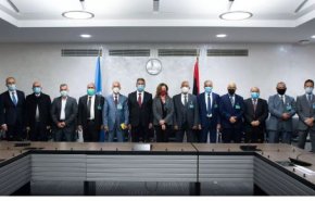 ليبيا.. لجنة الـ5+5 تعلق أعمالها وتطالب بوقف تصدير النفط