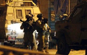 الاحتلال يعتقل 4 مواطنين ويستدعي آخرين في الضفة والقدس