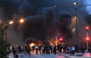 تجمع در سوئد برای اعتراض به سوزاندن قرآن منجر به درگیری و مجروح شدن چندین نفر شد