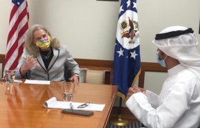 شاهد.. السفيرة الاميركية تثير مشاكل جديدة في الكويت 