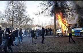 شاهد.. احتجاجات واسعة ضد الاساءة الى القرآن الكريم في السويد
