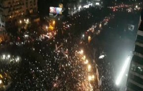 تظاهرات گسترده در لاهور در حمایت از عمران خان