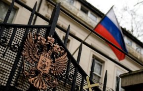 السفارة الروسية بطهران تفند أنباء عن إرسال اسلحة إيرانية إلى روسيا