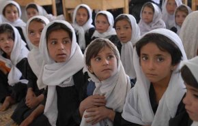 'طالبان' توزع أيام الأسبوع بين الطلاب والطالبات.. فأيها للذكور وأيها للإناث؟