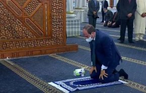 الرئيس المصري يفتتح مسجد الحسين بعد اعمال التجديد