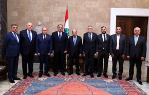 عون يتهم دولا بإطالة أزمة النازحين السوريين في لبنان 