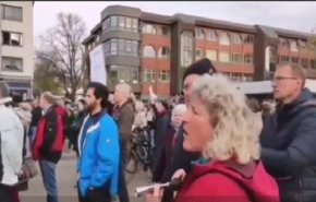 معترضان آلمانی، وزیر خارجه را «جنگ‌طلب» و «دروغگو» خطاب کردند +فیلم