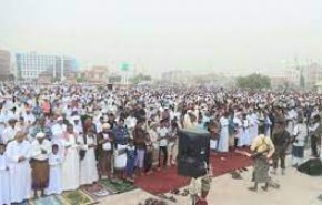 تاکید یمنی‌ها در نماز عید فطر بر لزوم پایبندی عربستان به آتش بس
