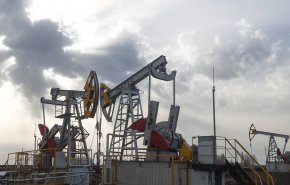 اتحادیه اروپا در ۹ ماه آینده نفت روسیه را به طور کامل تحریم می‌کند