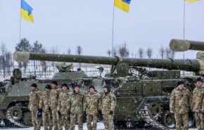 ضابط أمیركي: الأسلحة الأمیركية بيد الأوكرانيين عديمة الفائدة

