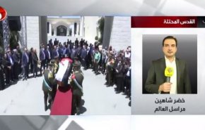 بالفيديو.. استقبالات لجثمان الشهيدة ابو عاقلة من رام الله حتى القدس