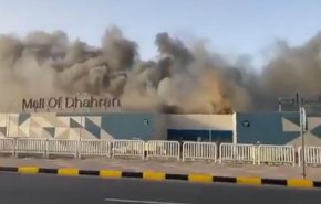 آتش‌سوزی در مجتمعی تجاری در عربستان سعودی+ویدئو
