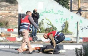 جنود الاحتلال تصيب شابا برصاص قرب بيت ايل