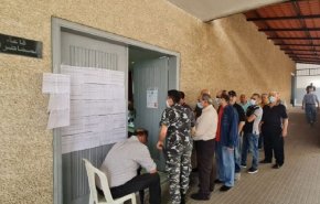  حضور گسترده لبنانی های ساکن جبیل در مراکز رای گیری/ توقف روند انتخابات در منطقه هراجل 