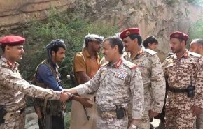 وزير الدفاع اليمني: نمتلك كفاءات وخبرات قتالية وأسلحة عالية الدقة
