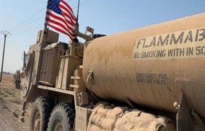 القوات الأمريكية تخرج عشرات من صهاريج النفط السوري إلى العراق