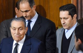 أسرة حسني مبارك تصدر بيانا بشأن الإجراءات القضائية الدولية بحقها