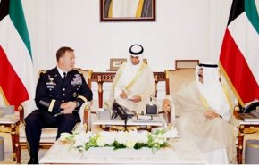 دیدار فرمانده سنتکام با ولی‌عهد کویت