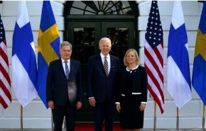 بايدن يزعم: فنلندا والسويد تستوفيان 'كل المعايير' للانضمام الى الناتو