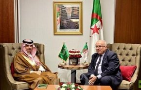 صحيفة: السعودية اقترحت خارطة طريق للمصالحة بين الجزائر والمغرب

